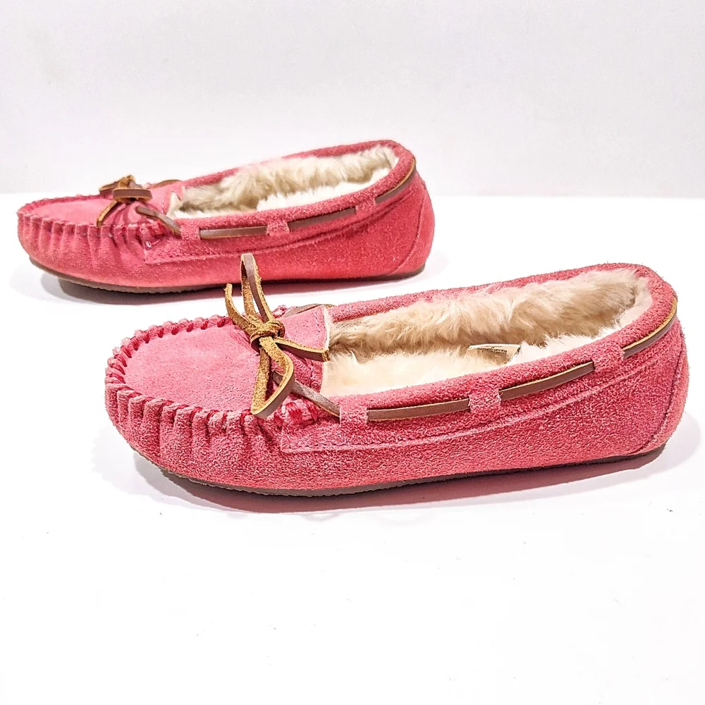 Minnetonka Cassie Pink Slippers Moccasins Girls Size 3 Suede Leather Slip Ons